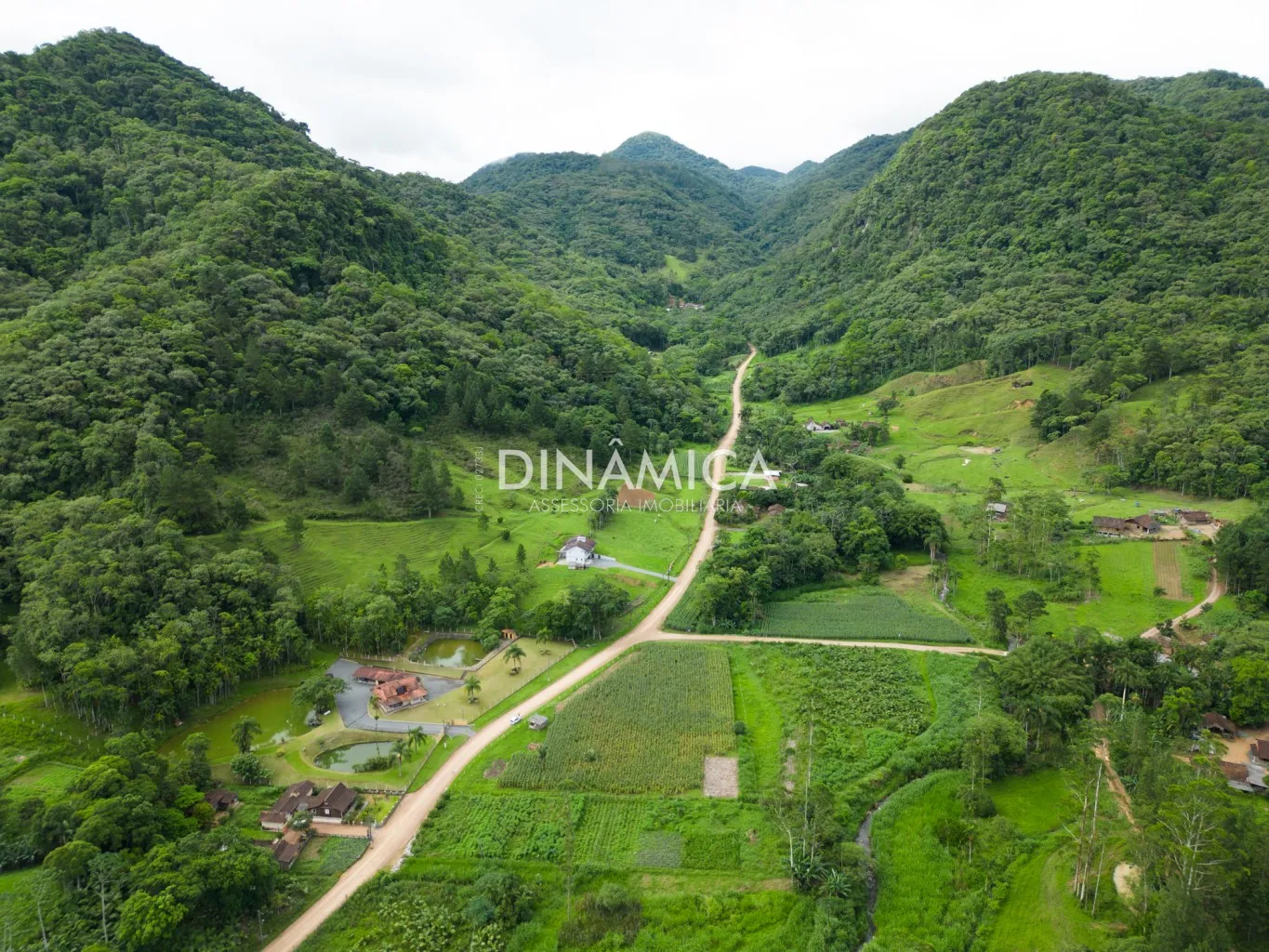 Terreno plano com mais de 5.500 m á 15 minutos do centro de POMERODE! Rota Enxaimel, Região Turística estilo Germânico!!! - foto 1