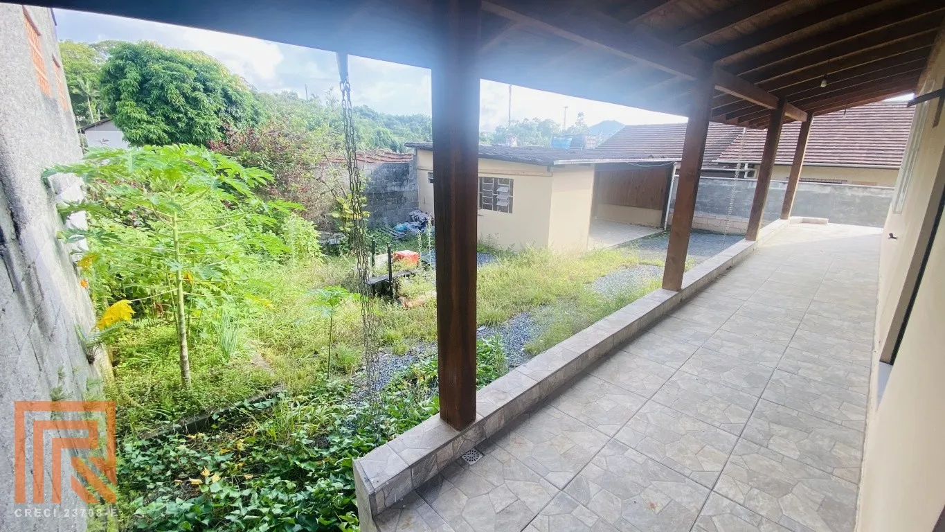 Casa no bairro Testo Salto com 3 dormitórios, área de festas e amplo espaço de terreno! — foto 6