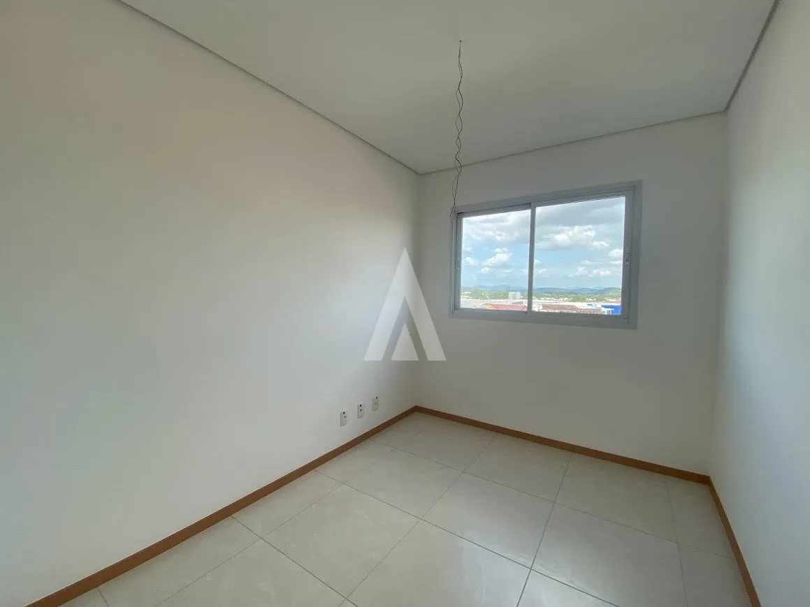 Apartamento com 1 suíte(s) mais 2 quarto(s) à venda no bairro Armação em Penha, por R$ 1.054.687.98. — foto 4
