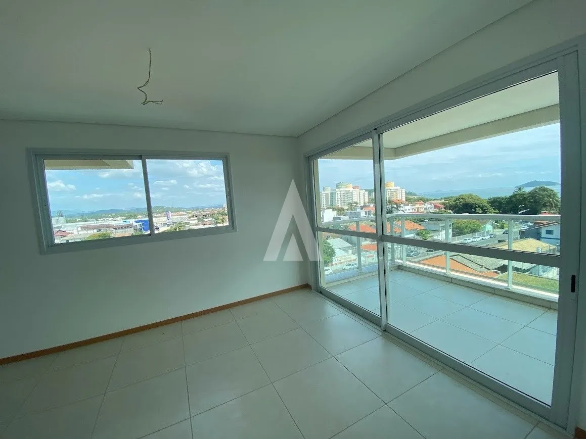 Apartamento com 1 suíte(s) mais 3 quarto(s) à venda no bairro Armação em Penha, por R$ 1.395.910.56. — foto 2