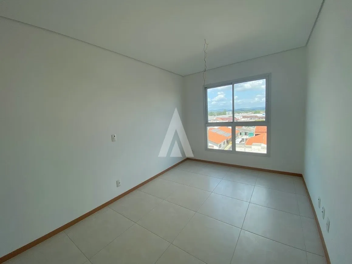 Apartamento com 1 suíte(s) mais 3 quarto(s) à venda no bairro Armação em Penha, por R$ 1.395.910.56. — foto 5