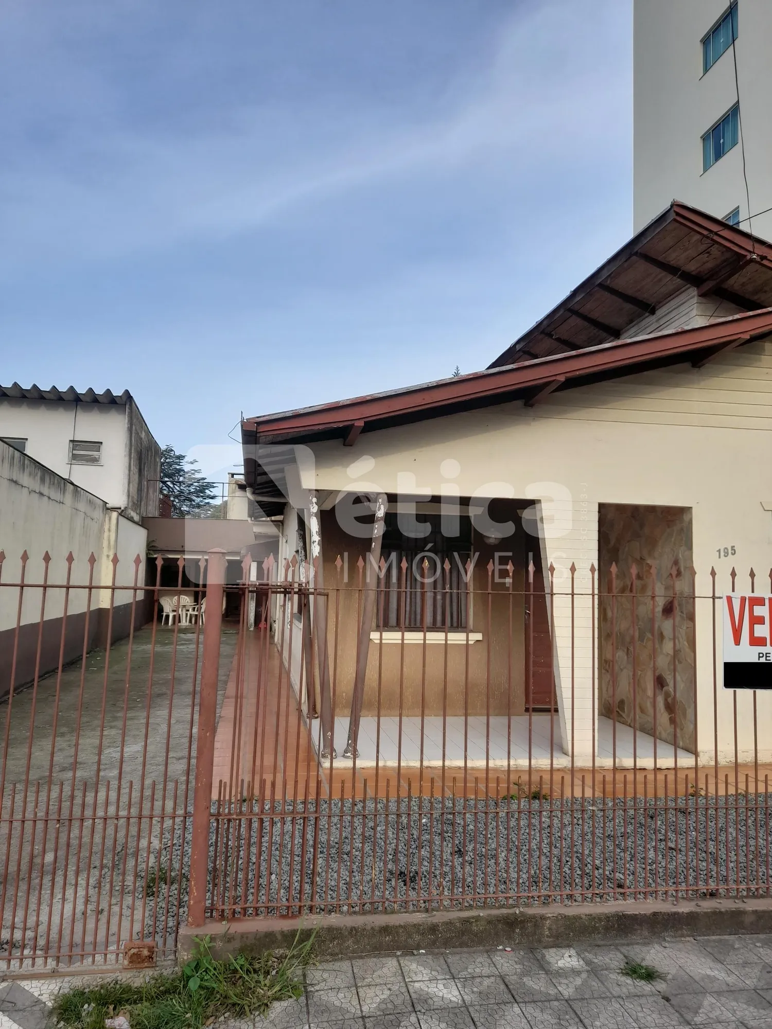 Ampla casa com 6 dormitórios edicula de 2 pisos e piscina Vila Operária Itajaí — foto 2