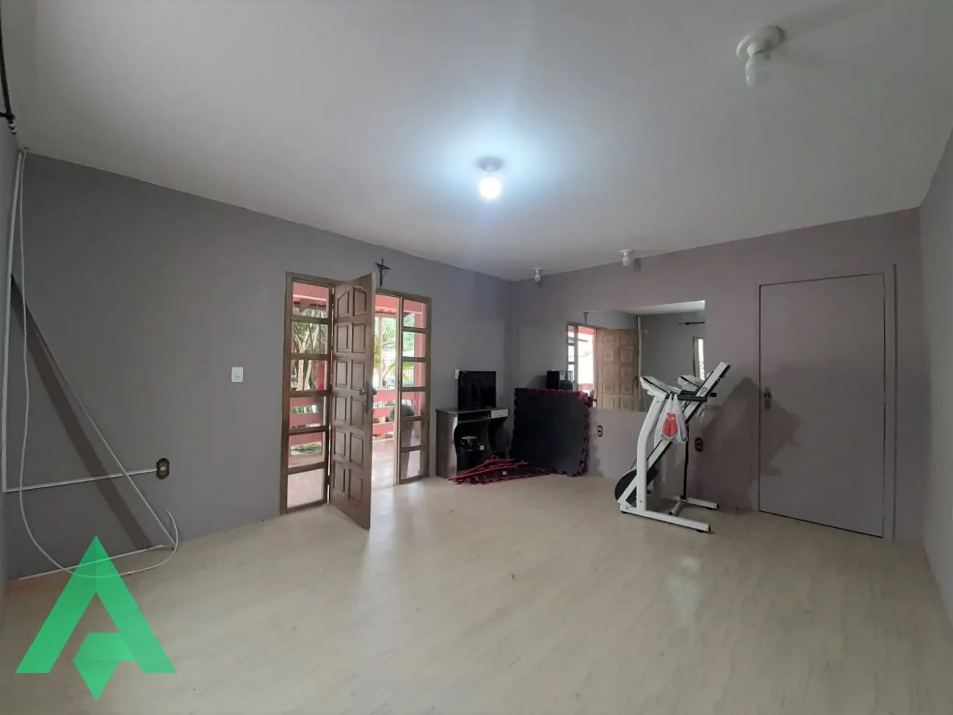 Ótima Casa semimobiliada com Piscina à venda, no Bairro Escola Agrícola! — foto 2
