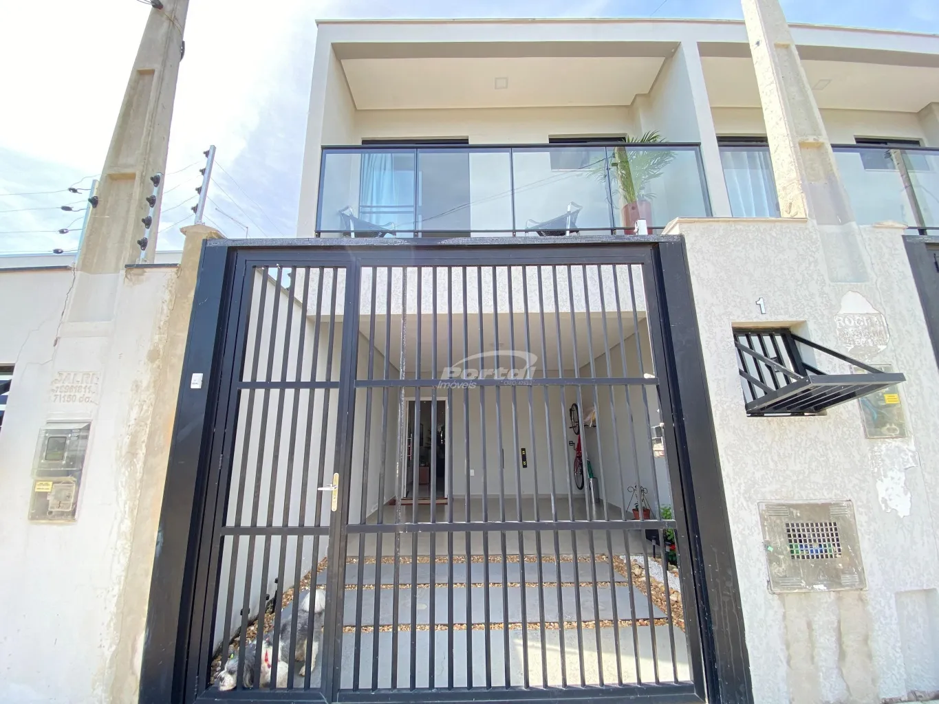 Casa mobiliada disponível para locação no bairro Itacolomi, em Balneário Piçarras/SC. — foto 2