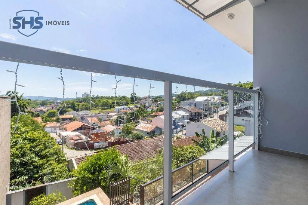 Linda casa com piscina com 4 quartos, sendo 1 suíte e com piscina no bairro da Velha — foto 6