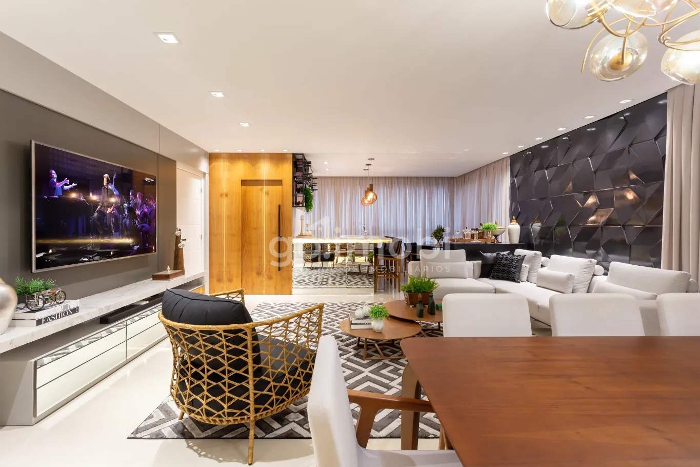 Apartamento Finamente Mobiliado no Bairro das Nações em Indaial — foto 2