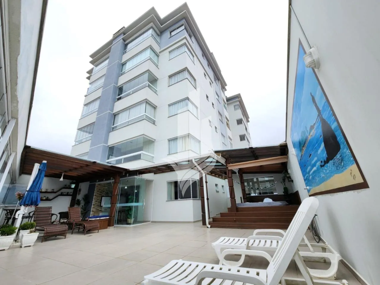 Apartamento Mobiliado e Decorado, pronto para morar com 236m de área privativa a 80m da praia e vista mar. - foto 1
