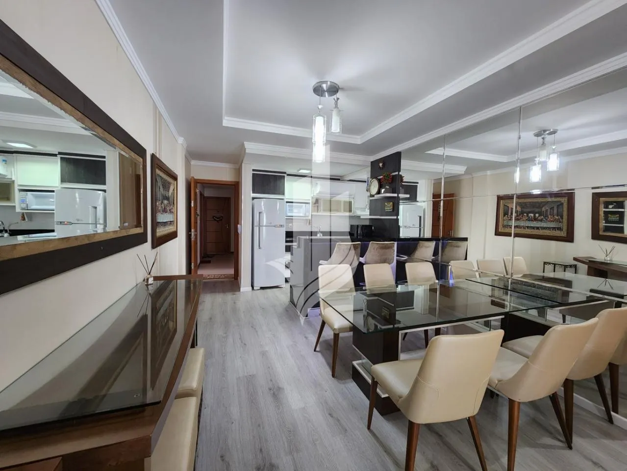Apartamento Mobiliado e Decorado, pronto para morar com 236m de área privativa a 80m da praia e vista mar. — foto 2