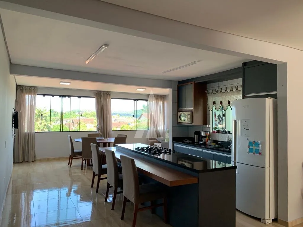 Casa com 1 suíte(s) mais 2 quarto(s) à venda no bairro Santa Catarina em Joinville, por R$ 690.000.00. - foto 1