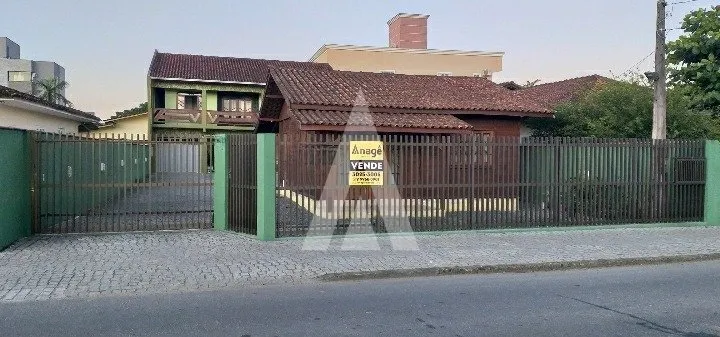 Sobrado com 1 suíte(s) mais 5 quarto(s) à venda no bairro Boa Vista em Joinville, por R$ 848.000.00. — foto 3