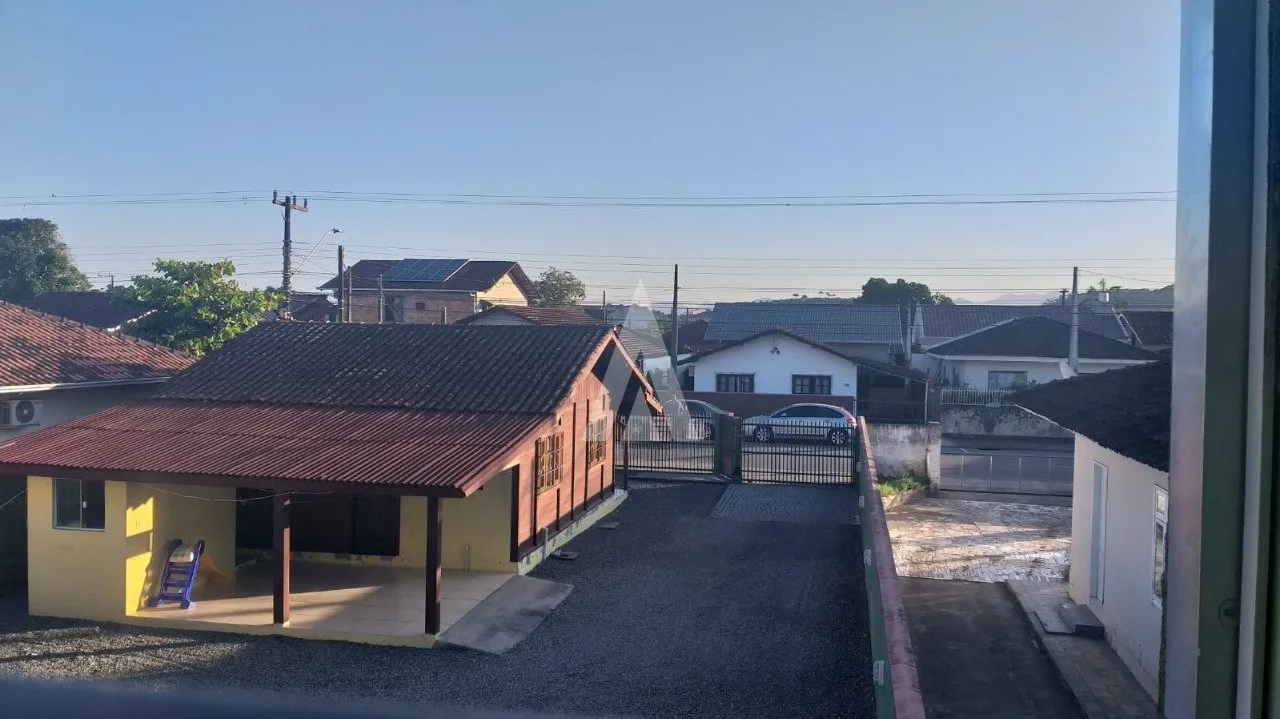 Sobrado com 1 suíte(s) mais 5 quarto(s) à venda no bairro Boa Vista em Joinville, por R$ 848.000.00. — foto 4