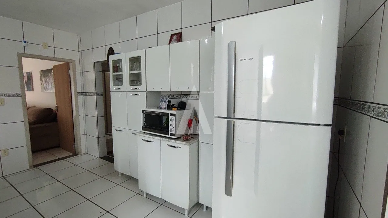 Casa com 1 suíte(s) mais 3 quarto(s) à venda no bairro Bom Retiro em Joinville, de R$ 830.000,00 por R$ 788.000.00. — foto 3