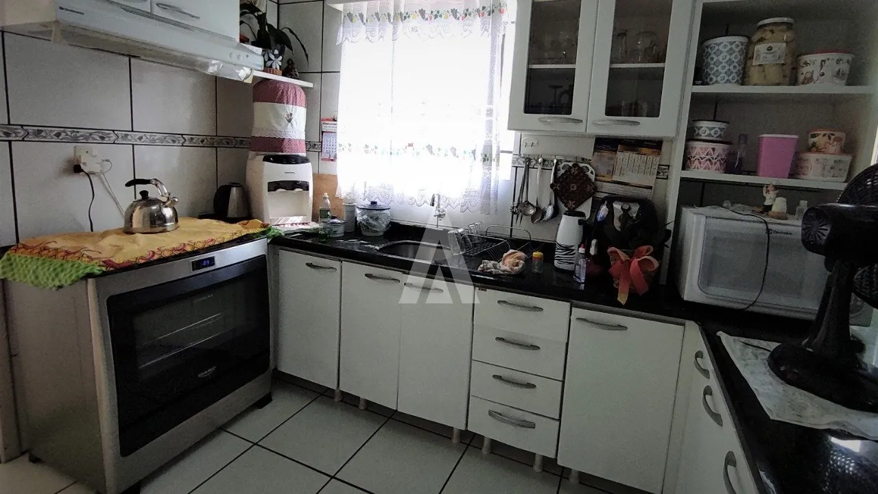 Casa com 1 suíte(s) mais 3 quarto(s) à venda no bairro Bom Retiro em Joinville, de R$ 830.000,00 por R$ 788.000.00. — foto 7