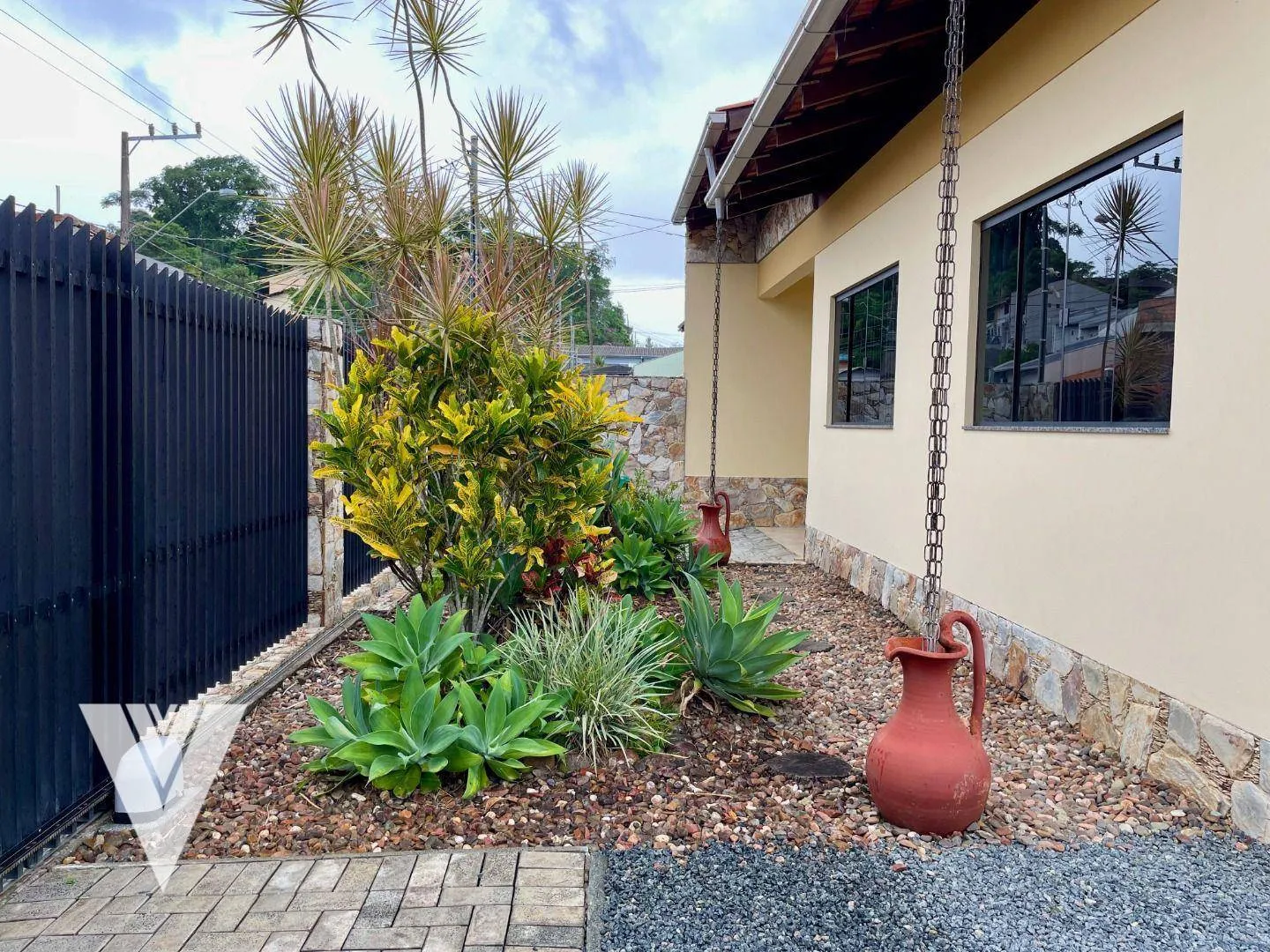Casa com 3 dormitórios, sendo 1 suíte, 230 m - venda por R$ 850.000 - Água Verde - Blumenau/SC — foto 4