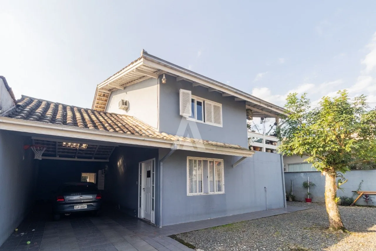 Casa com 2 suíte(s) mais 1 quarto(s) à venda no bairro Glória em Joinville, por R$ 1.000.000.00. - foto 1