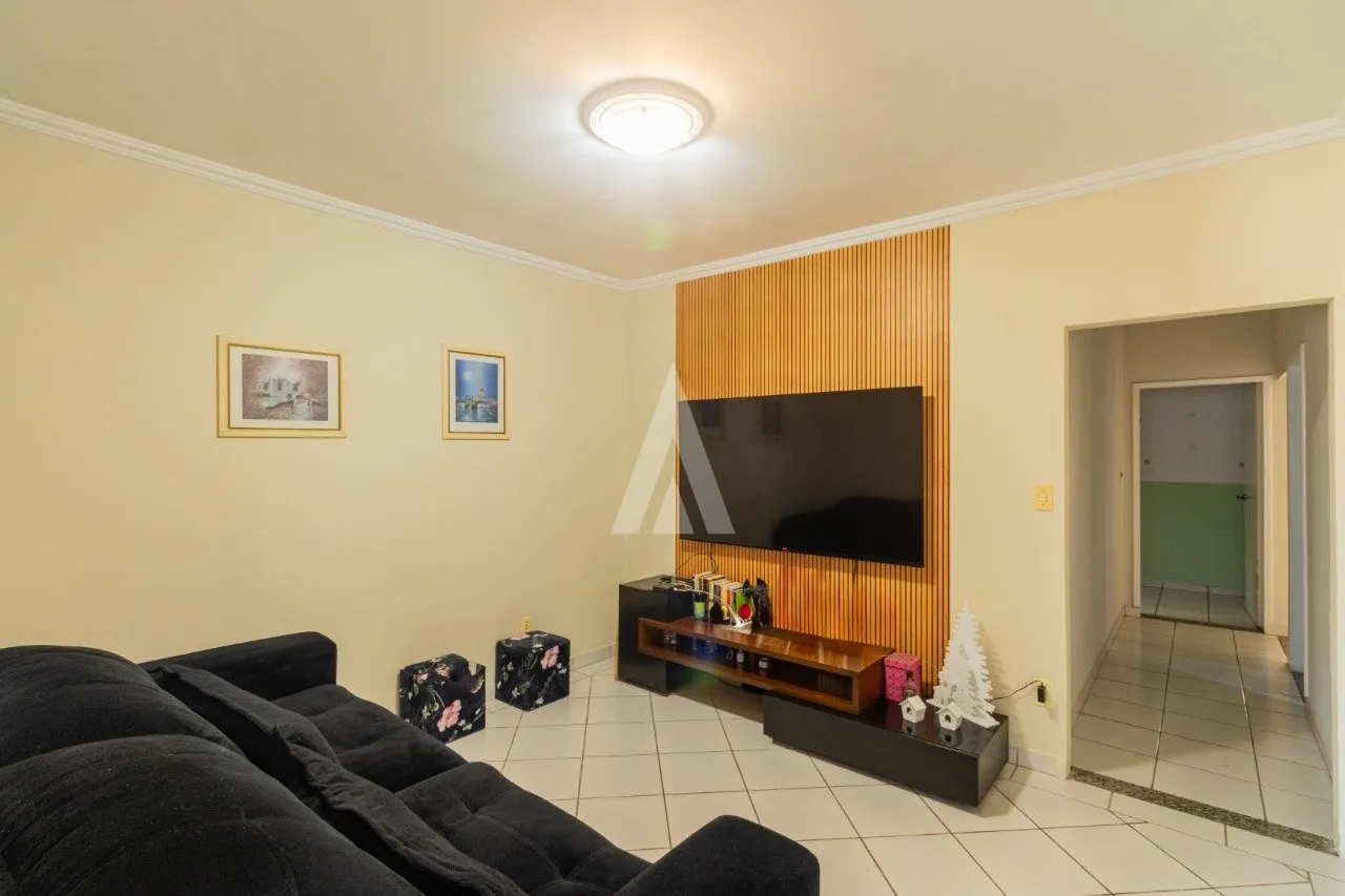 Casa com 2 suíte(s) mais 1 quarto(s) à venda no bairro Glória em Joinville, por R$ 1.000.000.00. — foto 3