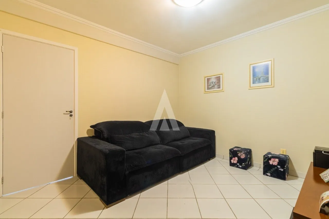 Casa com 2 suíte(s) mais 1 quarto(s) à venda no bairro Glória em Joinville, por R$ 1.000.000.00. — foto 4