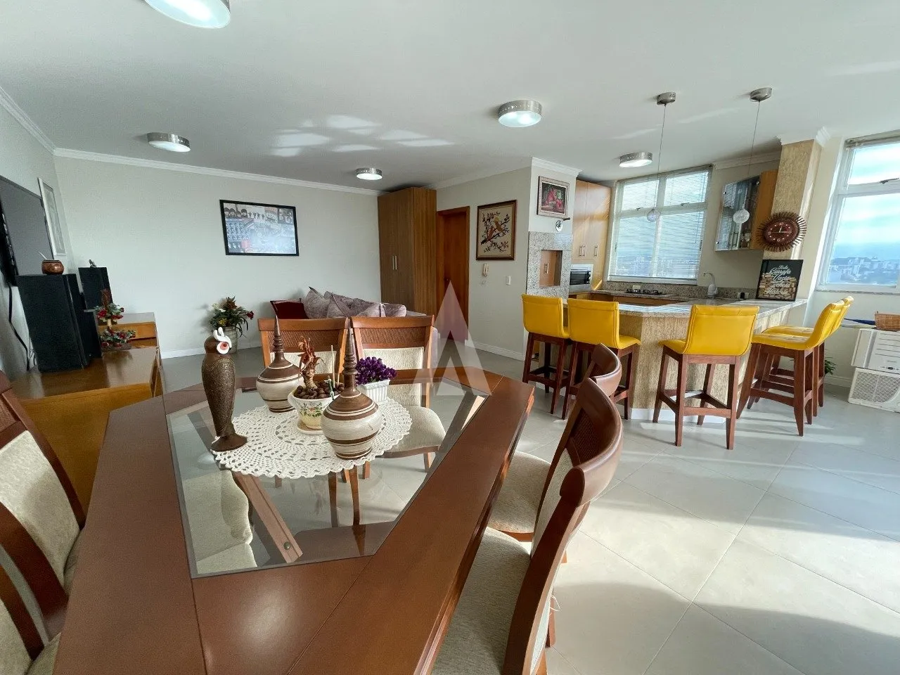 Cobertura com 1 suíte(s) mais 2 quarto(s) à venda no bairro BOM RETIRO em JOINVILLE, por R$ 990.000.00. — foto 5