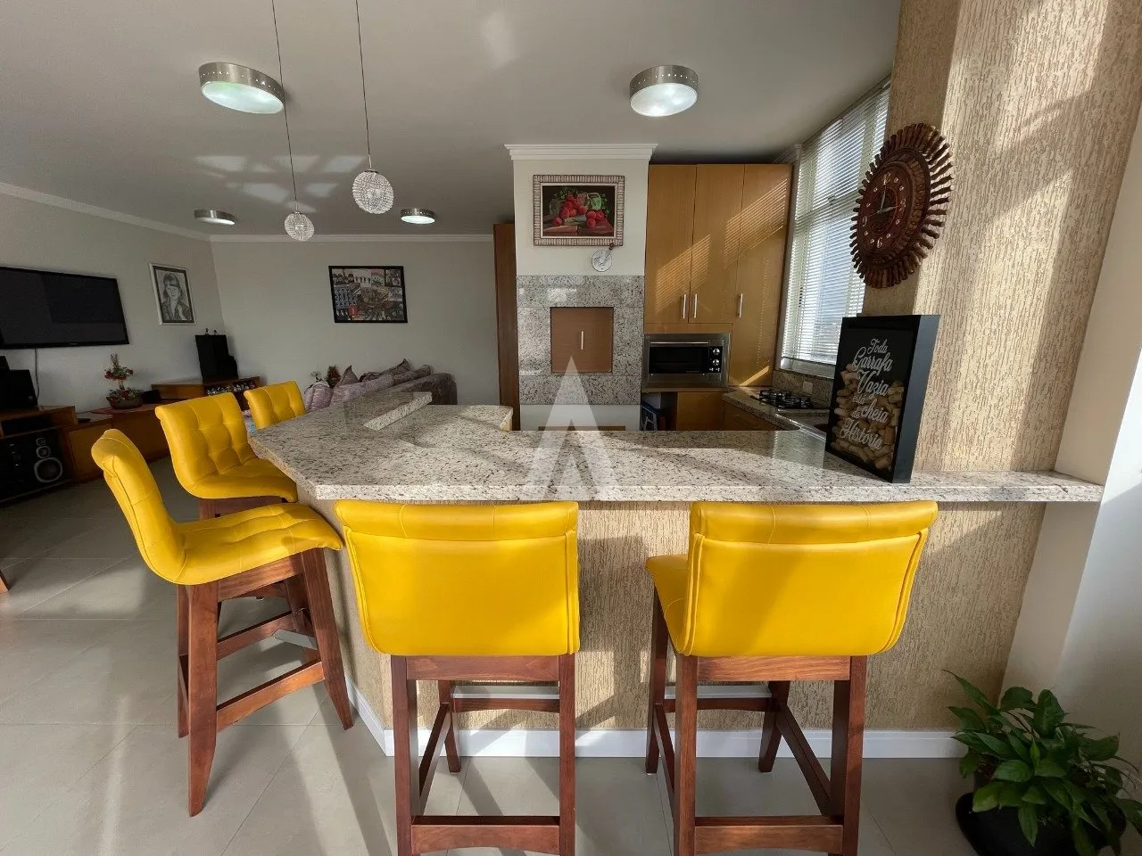 Cobertura com 1 suíte(s) mais 2 quarto(s) à venda no bairro BOM RETIRO em JOINVILLE, por R$ 990.000.00. — foto 4