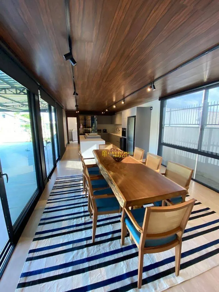Linda casa na Beira Rio, em Balneário Piçarras - Amplo terreno e desing moderno — foto 3