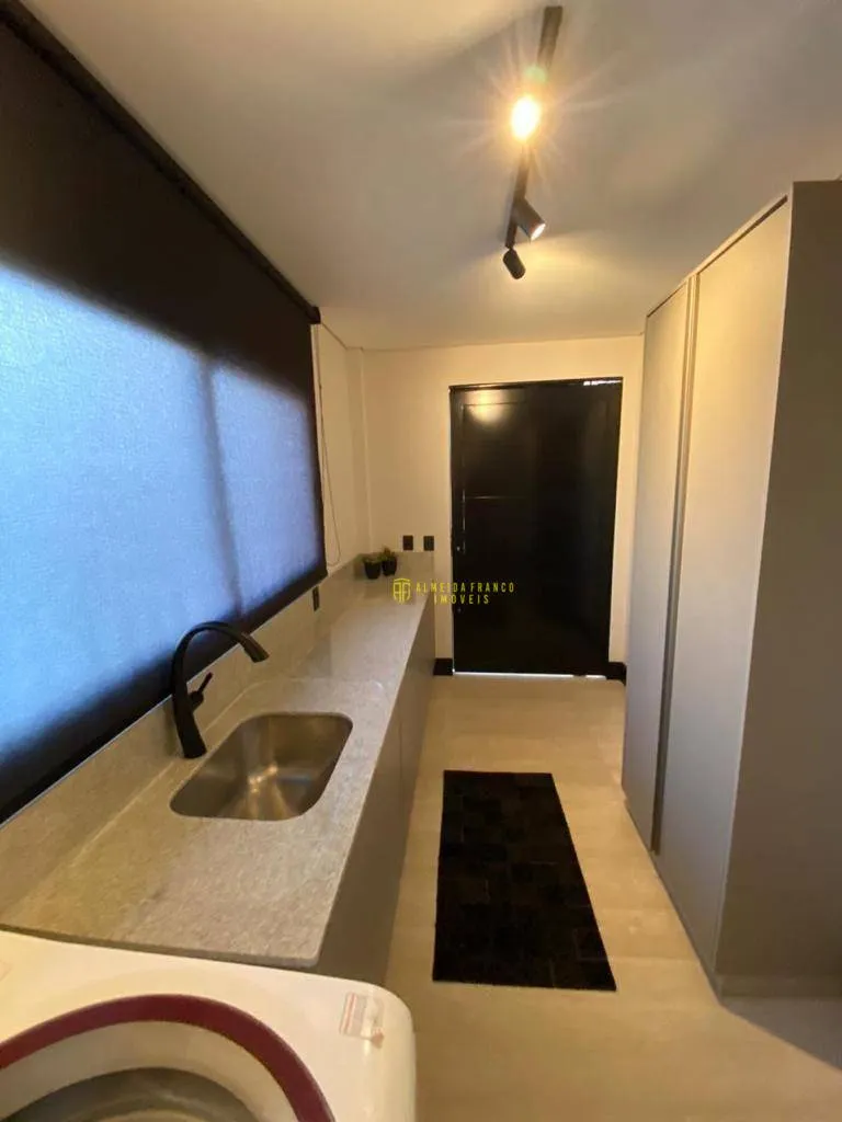 Linda casa na Beira Rio, em Balneário Piçarras - Amplo terreno e desing moderno — foto 7