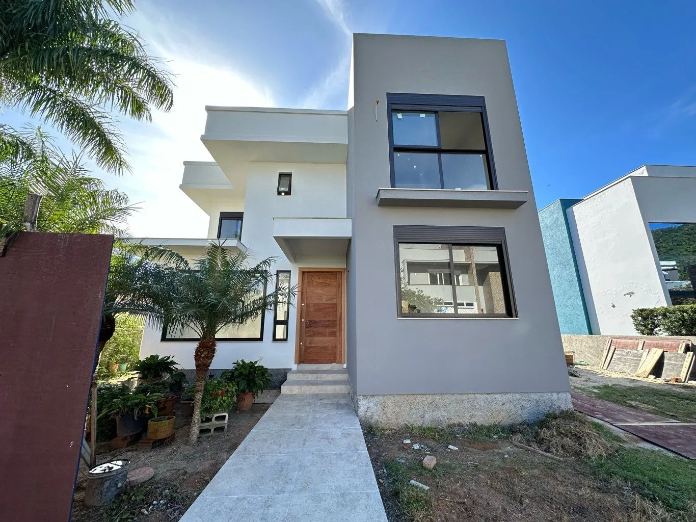 Casa à venda com 4 quartos e 4 suítes, 1 vaga, 425m² no Cachoeira do Bom Jesus, Florianópolis - foto 1