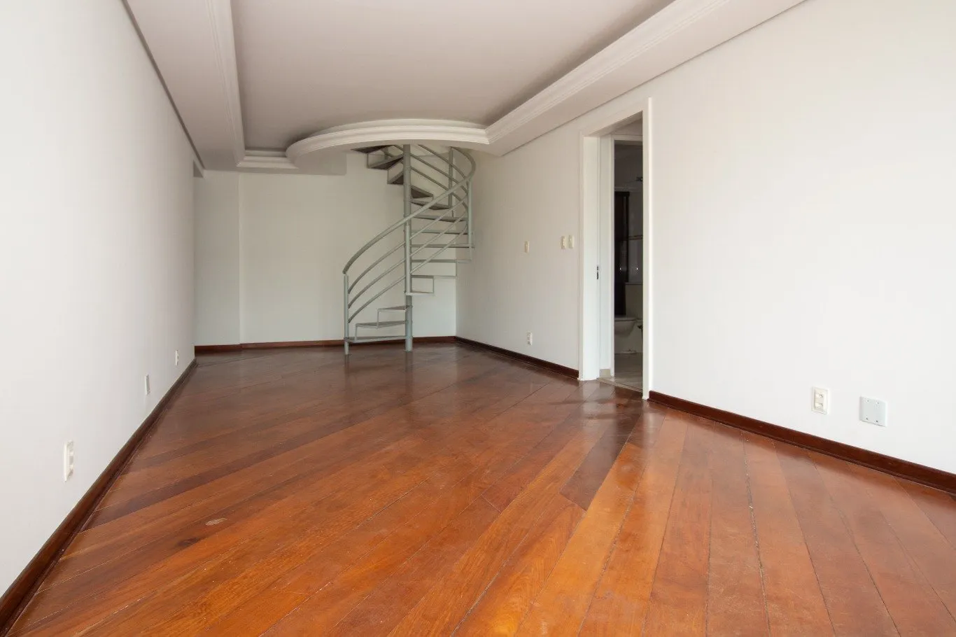 Apartamento à venda com 3 quartos e 1 suíte, 2 vagas, 260m² no Agronômica, Florianópolis - foto 1