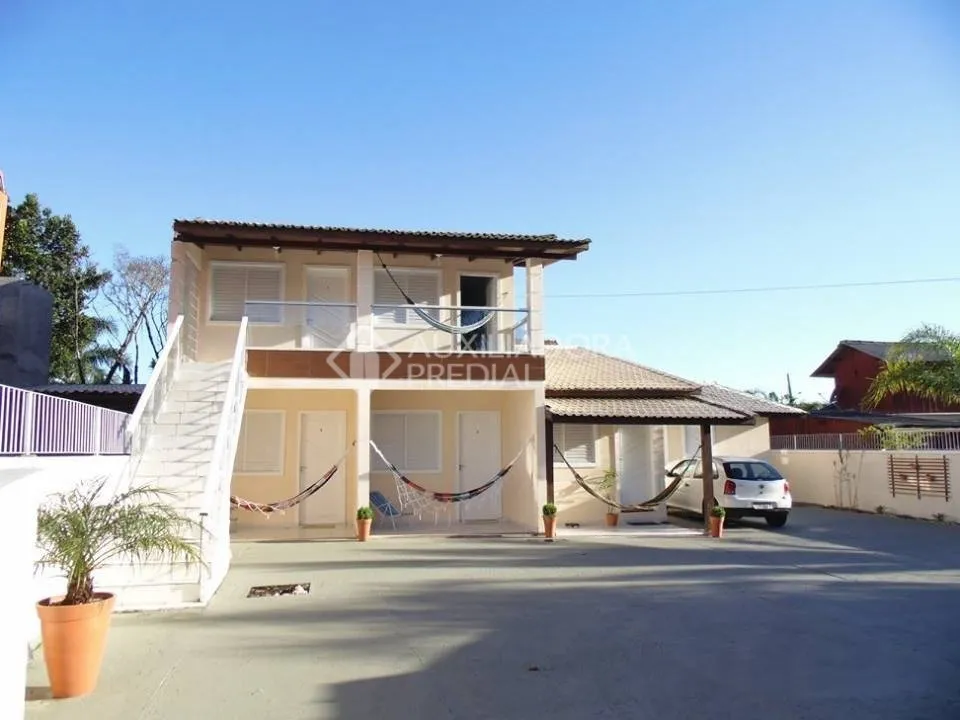 Outros Imóveis à venda com 4 quartos, 6 vagas, 405m² no São João do Rio Vermelho, Florianópolis - foto 1