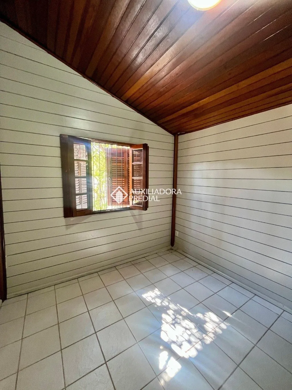 Casa à venda com 5 quartos e 1 suíte, 285m² na DOS ARTISTAS no Rio Tavares, Florianópolis — foto 3