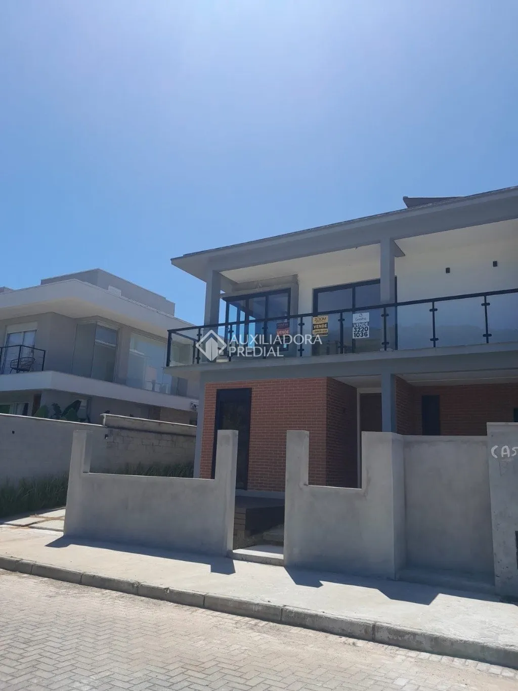 Casa à venda com 3 quartos e 2 suítes, 193m² na DOUTOR ANTONIO LUIZ MOURA GONZAGA no Rio Tavares, Florianópolis — foto 2