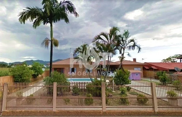 Casa à venda com 4 quartos e 1 suíte, 720m² no Campeche, Florianópolis - foto 1