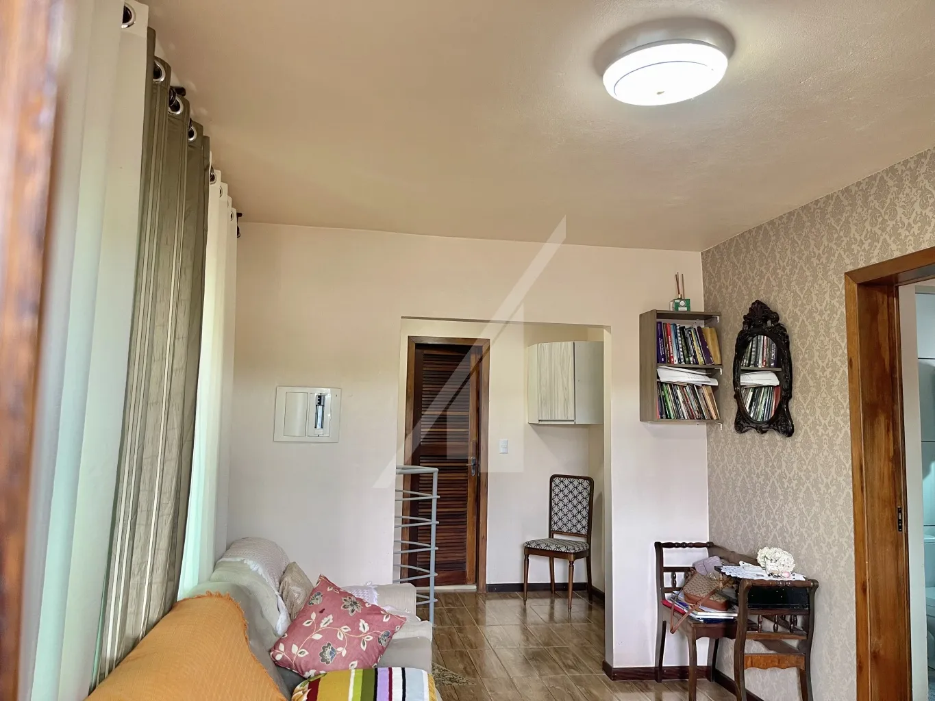 Ótima residência edificada com cerca de 140m em um terreno de aproximadamente 210m, localizada no bairro Itoupavazinha. — foto 6