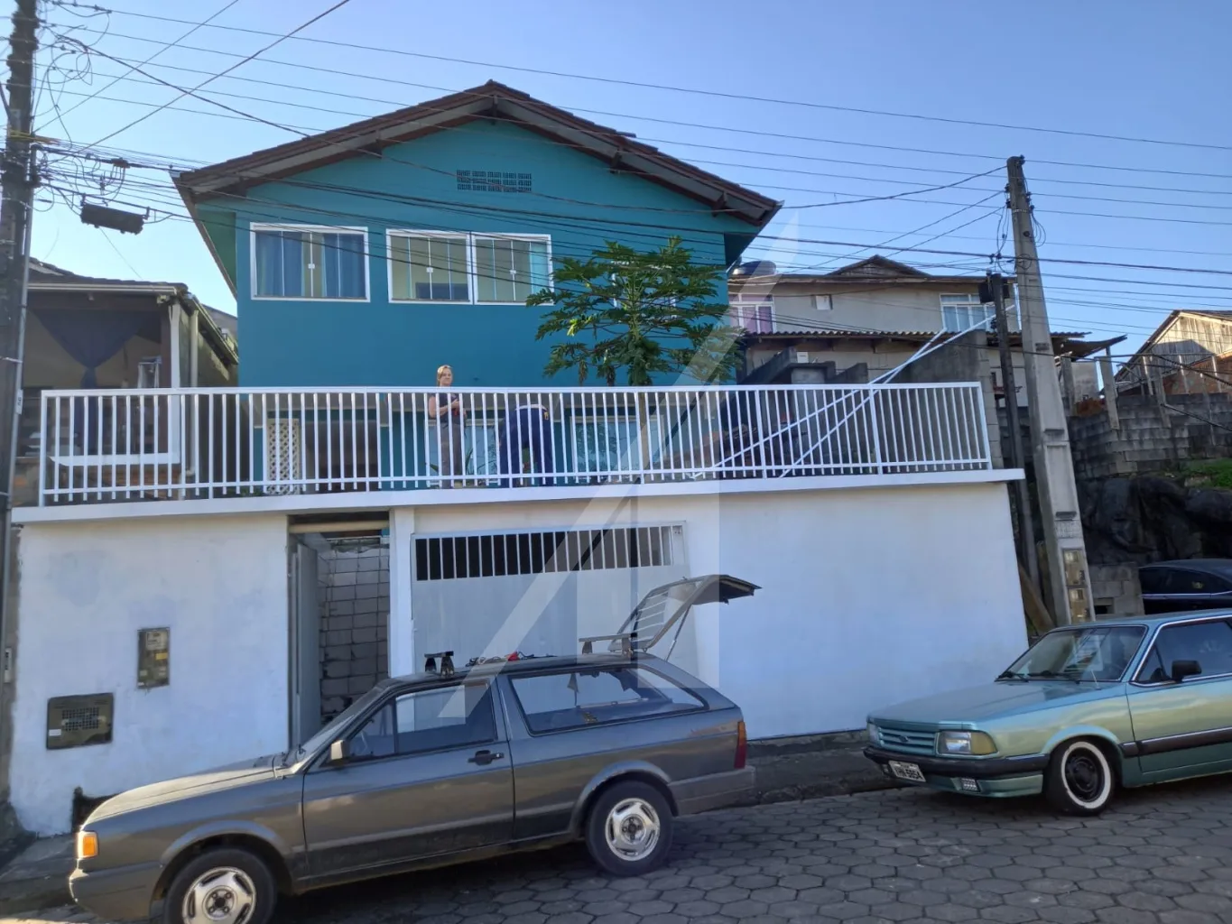 Ótima residência edificada com cerca de 140m em um terreno de aproximadamente 210m, localizada no bairro Itoupavazinha. - foto 1