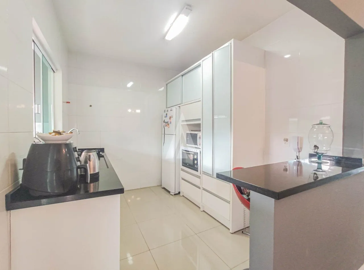 Sobrado com 1 suíte(s) mais 1 quarto(s) à venda no bairro FLORESTA em JOINVILLE, por R$ 600.000.00. — foto 5