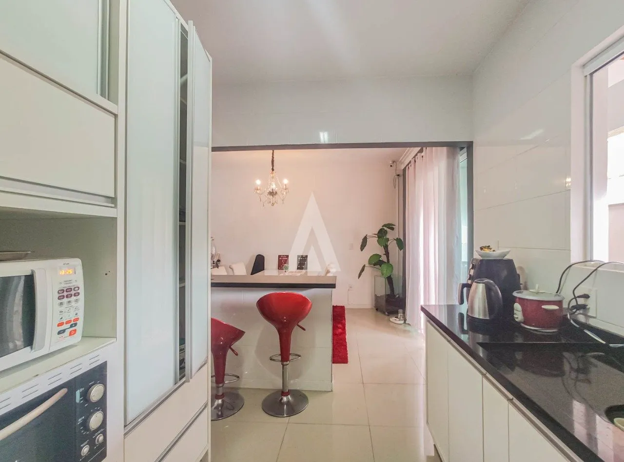 Sobrado com 1 suíte(s) mais 1 quarto(s) à venda no bairro FLORESTA em JOINVILLE, por R$ 600.000.00. — foto 7