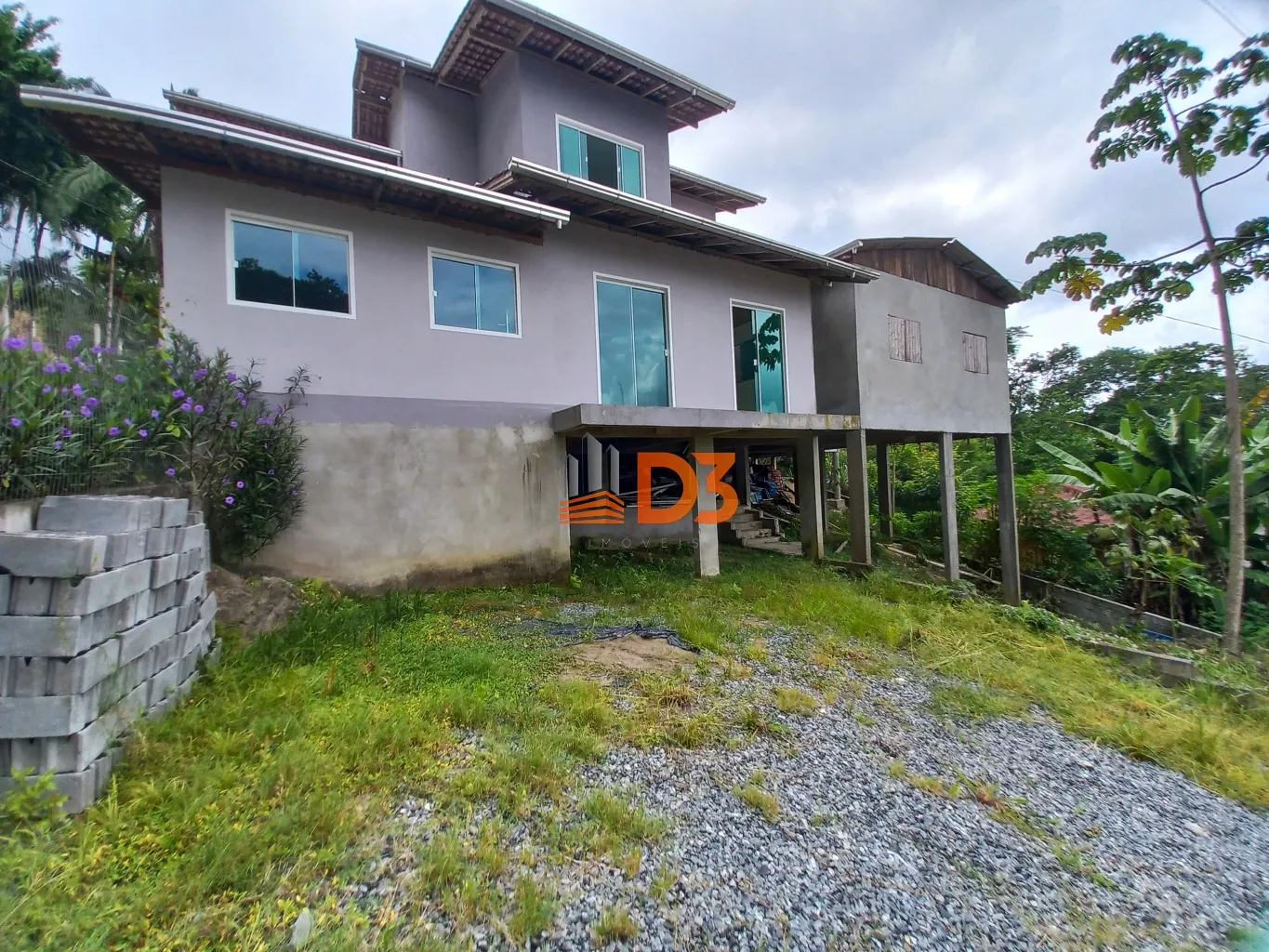 Linda casa e galpão na Itoupavazinha - foto 1