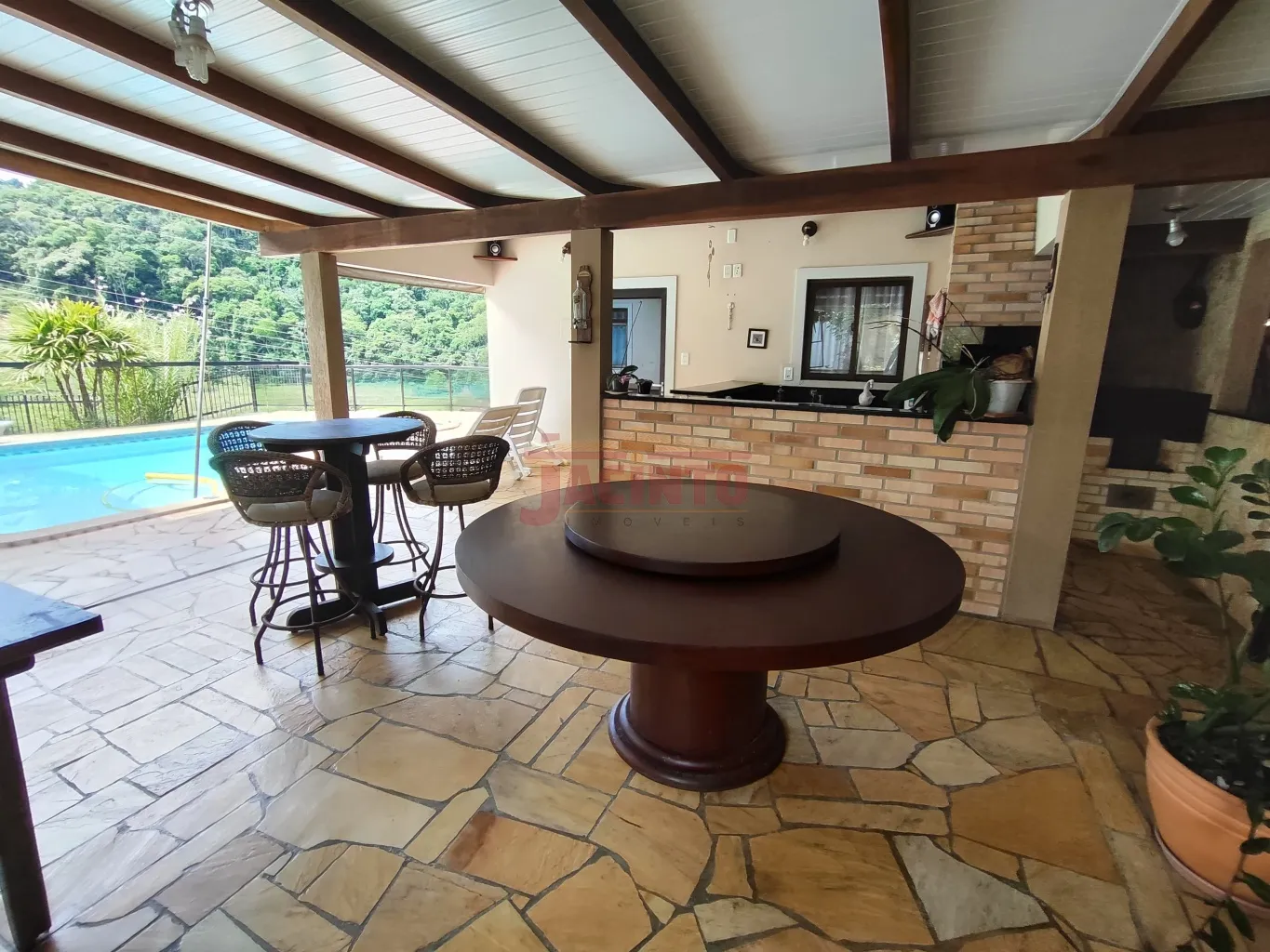 Casa com piscina no bairro Belchior Alto, rua sem saída, com 3 dormitórios, terreno amplo. — foto 6