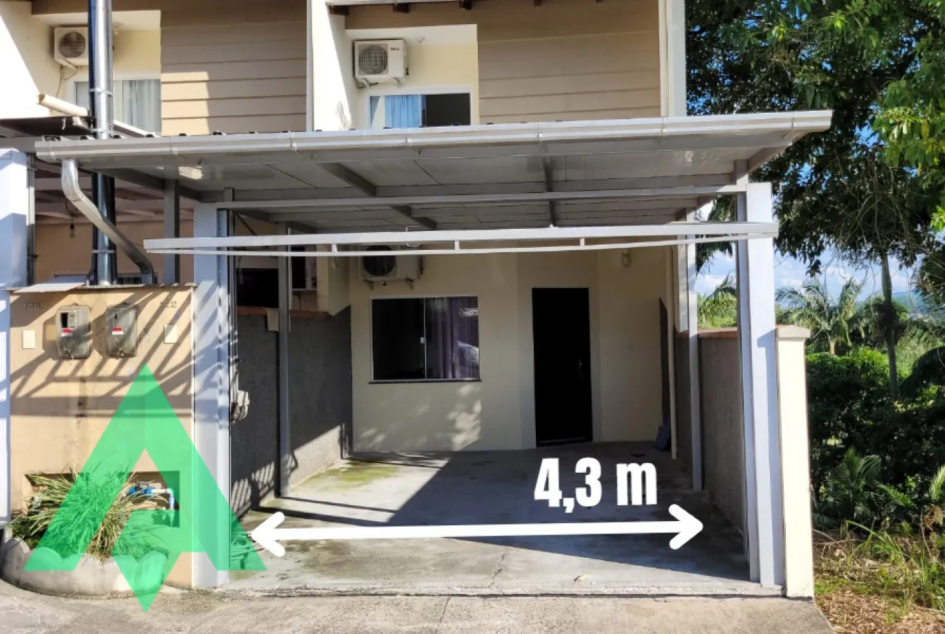 Ótimo Sobrado com FRENTE DE 4.3 m à venda, no Bairro Itoupavazinha! — foto 2