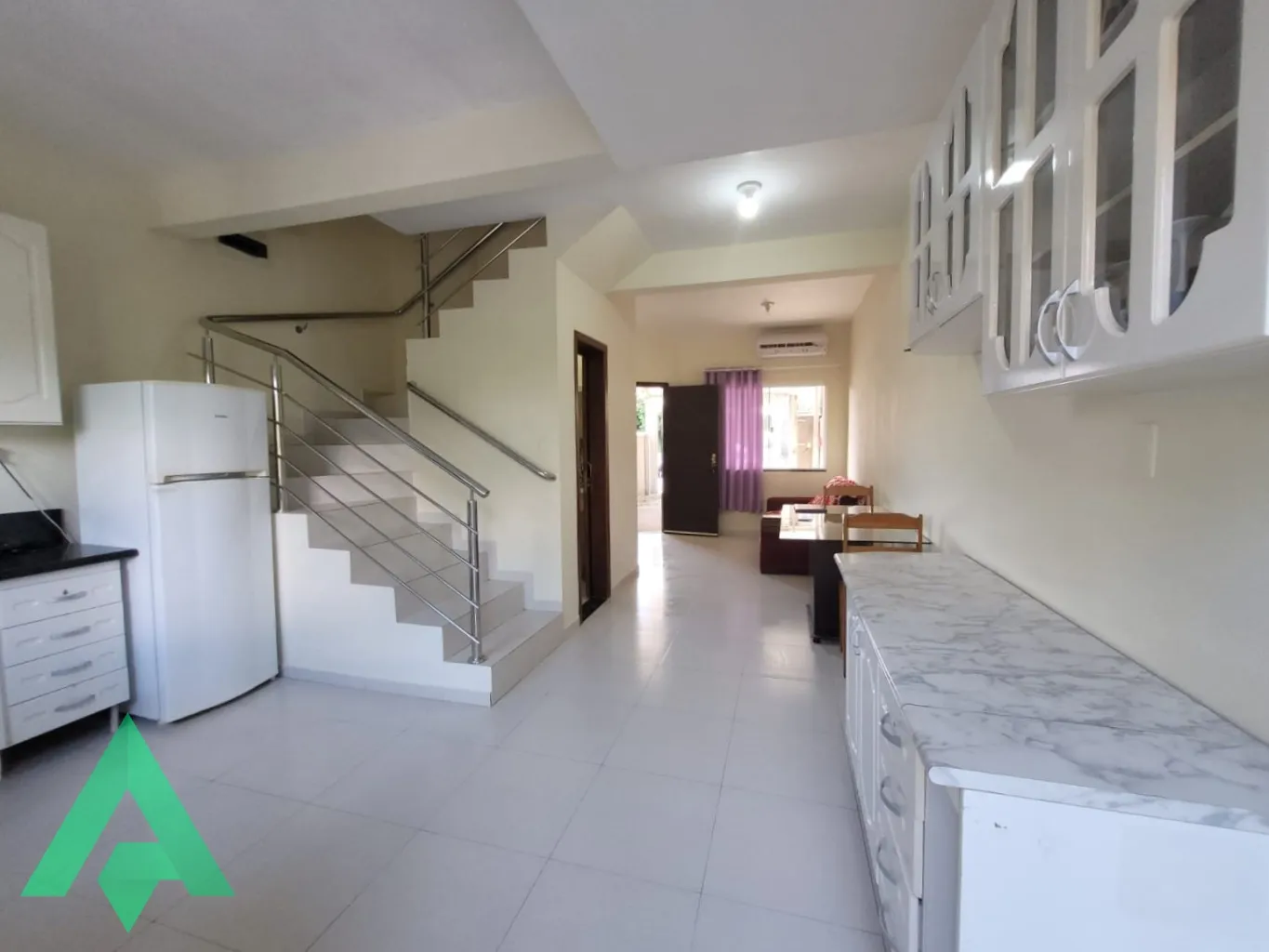Ótimo Sobrado com FRENTE DE 4.3 m à venda, no Bairro Itoupavazinha! — foto 3