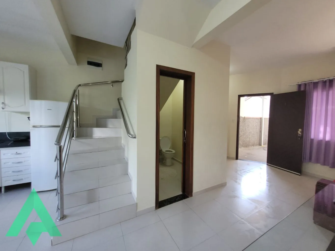Ótimo Sobrado com FRENTE DE 4.3 m à venda, no Bairro Itoupavazinha! — foto 4