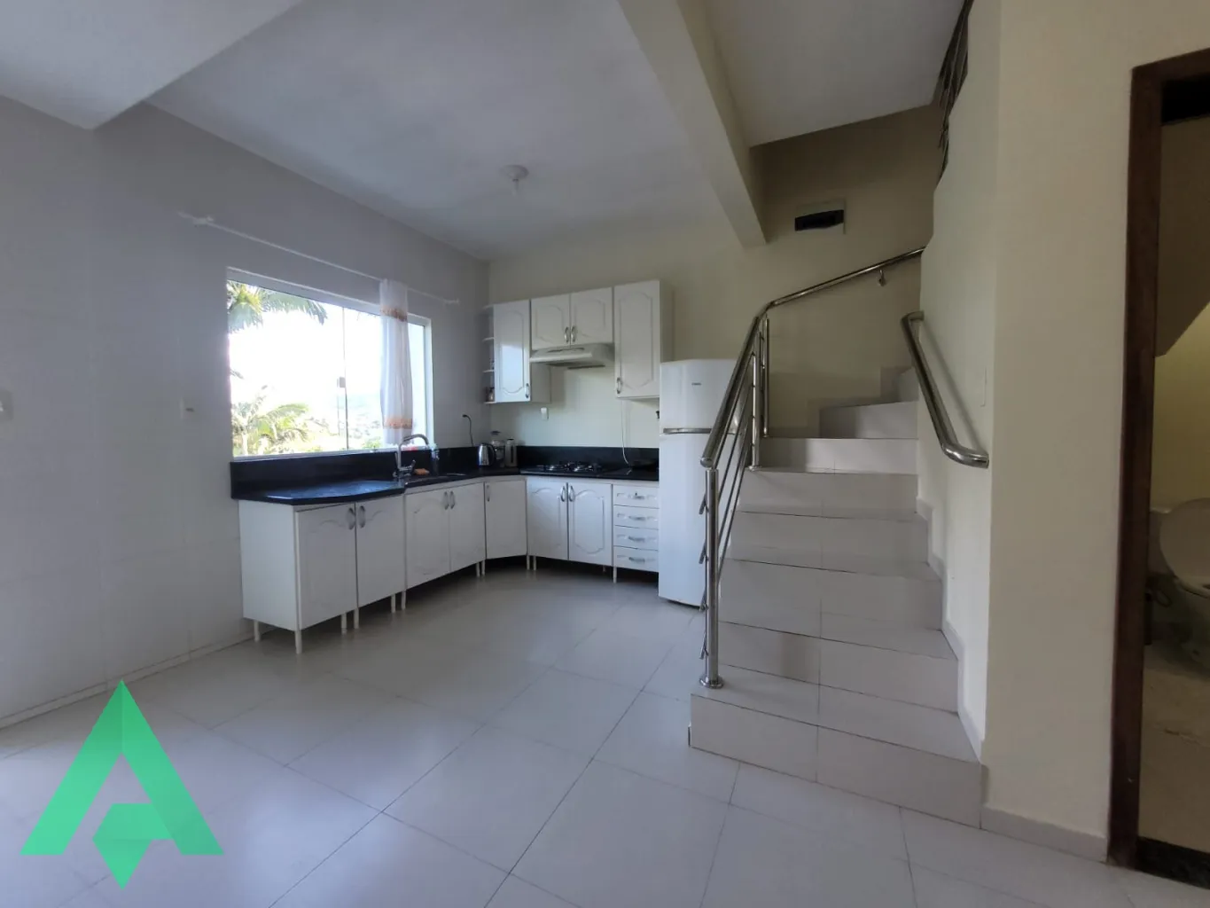 Ótimo Sobrado com FRENTE DE 4.3 m à venda, no Bairro Itoupavazinha! — foto 5