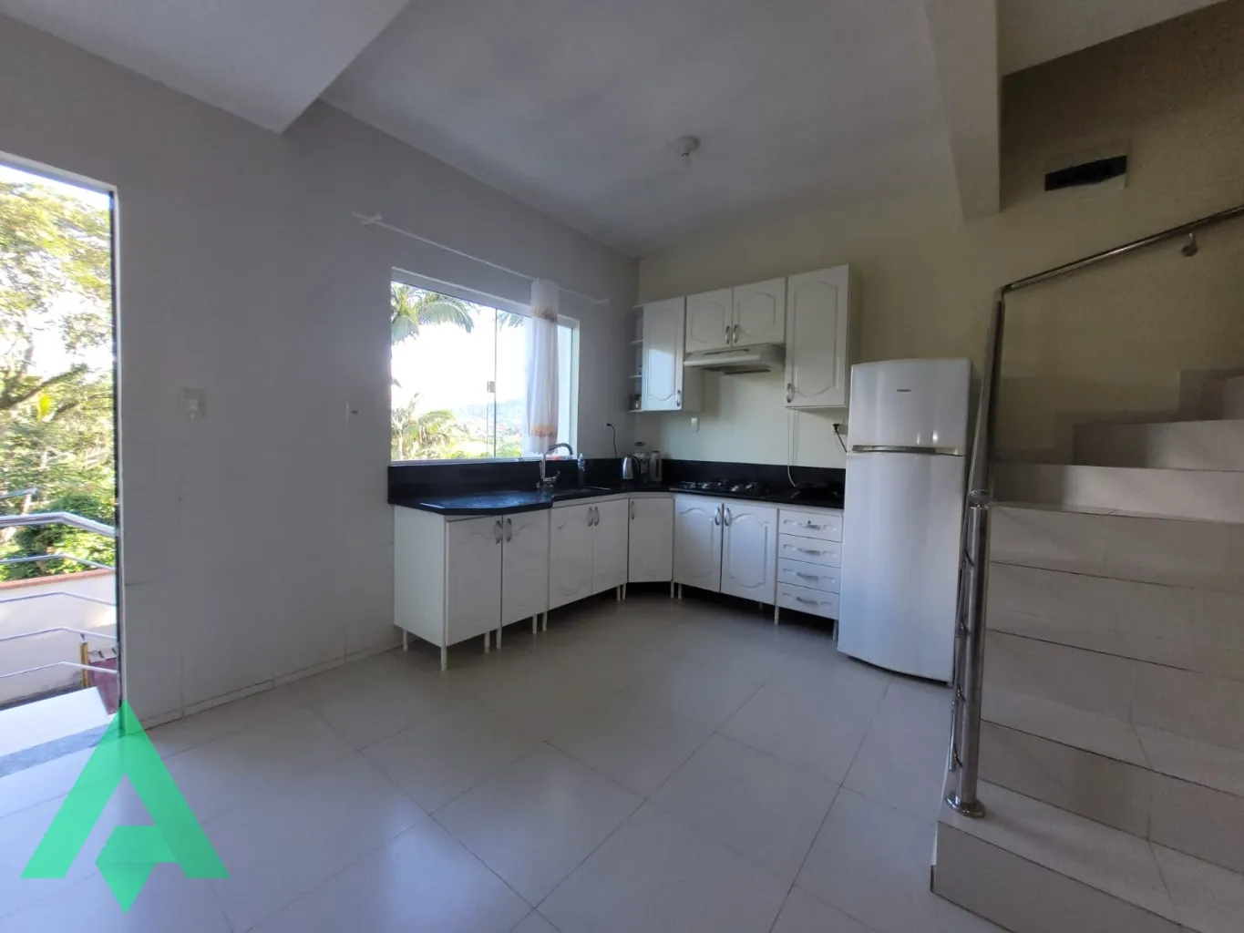 Ótimo Sobrado com FRENTE DE 4.3 m à venda, no Bairro Itoupavazinha! — foto 6
