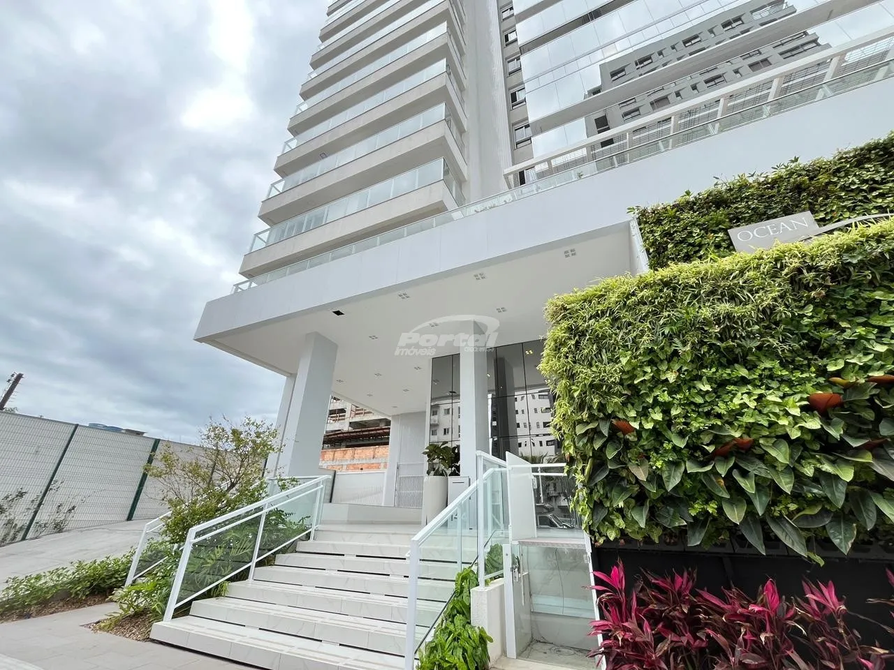 Espetacular apartamento a poucos metros da praia no Itacolomi, Balneário Piçarras! - foto 1