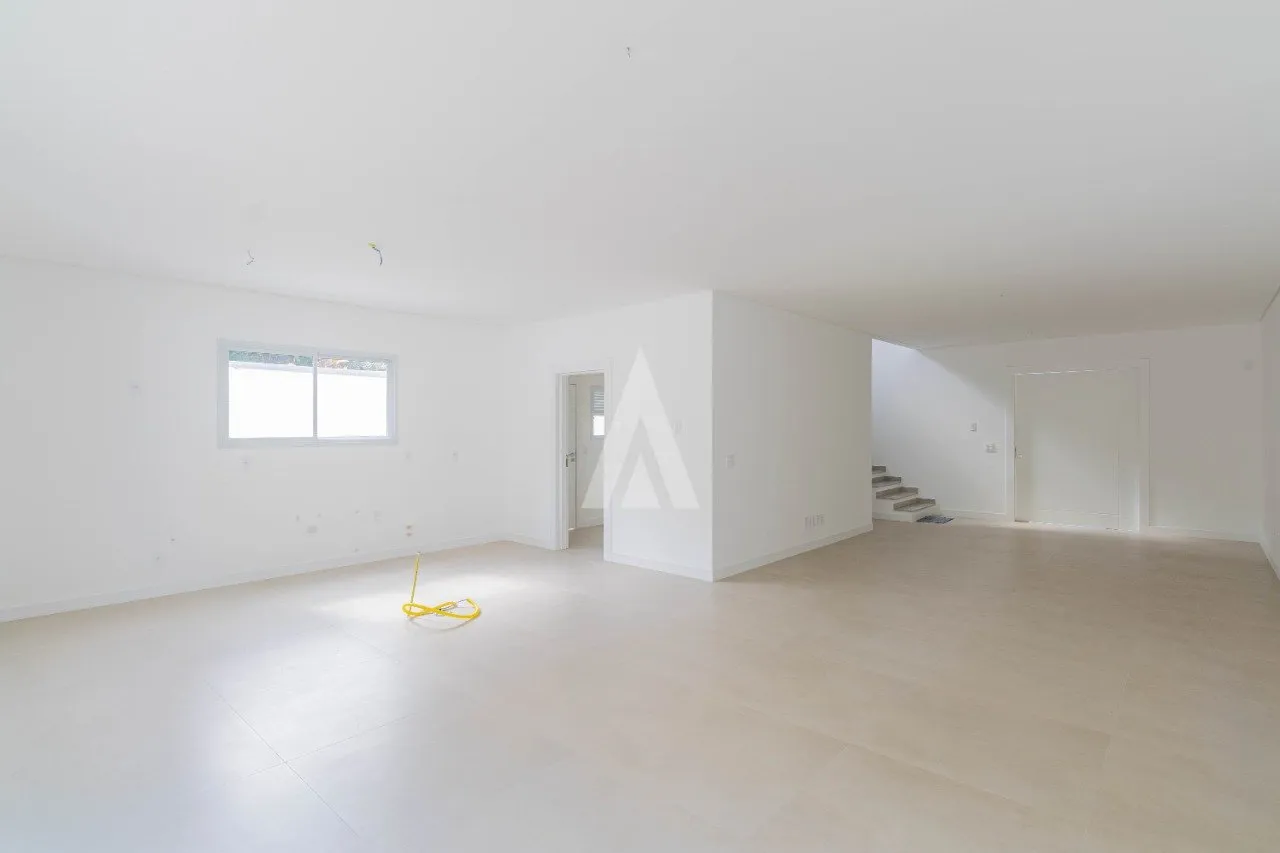 Sobrado com 2 suíte(s) mais 2 quarto(s) à venda no bairro Atiradores em Joinville, por R$ 2.215.000.00. — foto 4