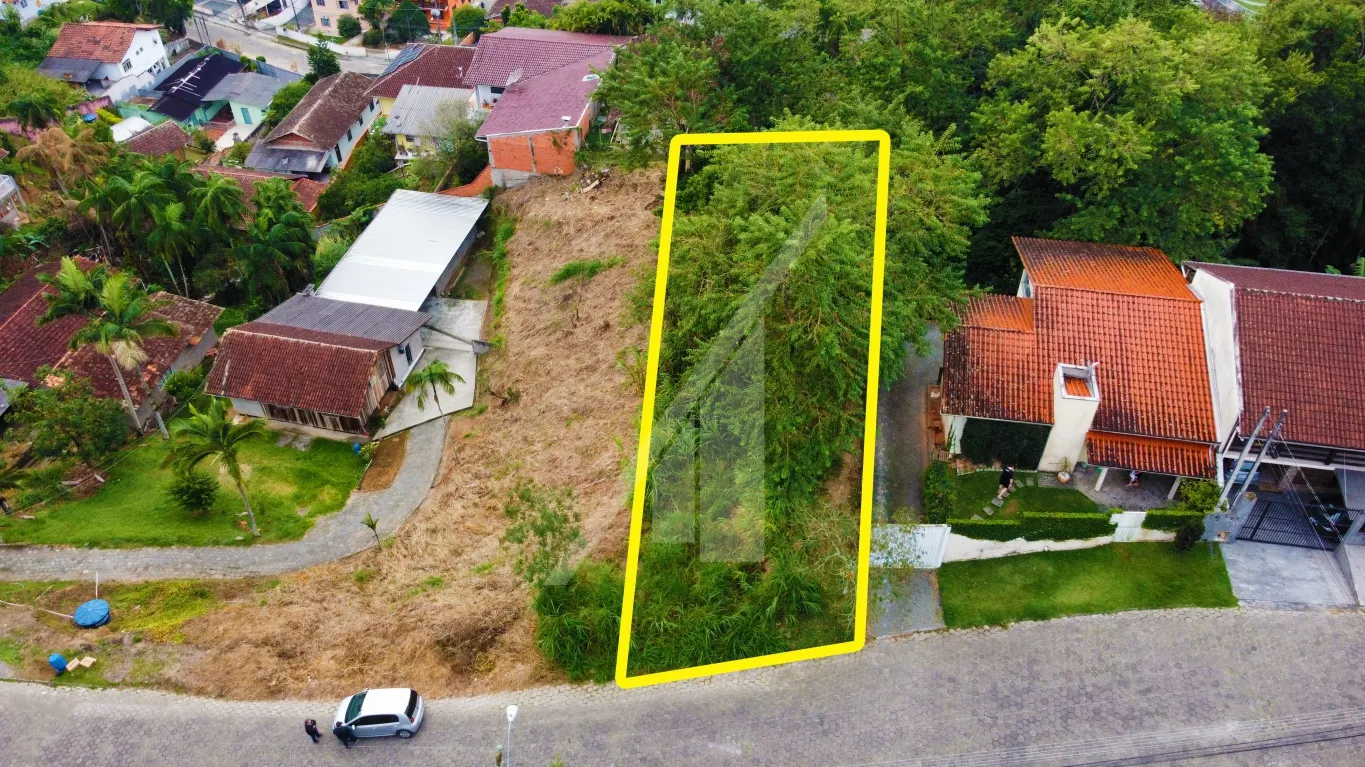 - ABELARDO IMÓVEIS - Terreno com 634,55 m, ótima localização, próximo à Padaria dos Caçadores. — foto 2