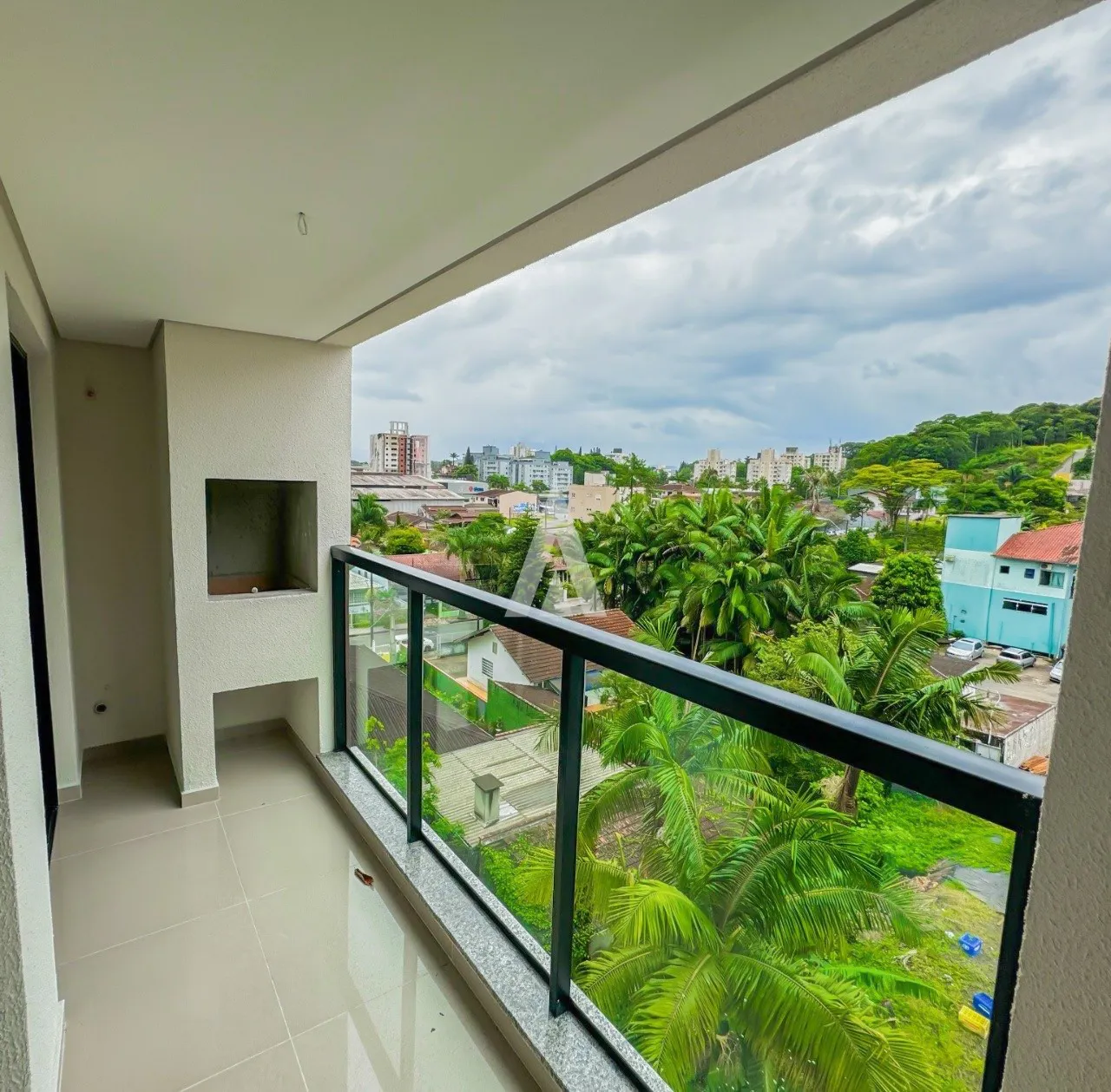 Apartamento com 1 suíte(s) mais 2 quarto(s) à venda no bairro GLÓRIA em JOINVILLE, por R$ 570.000.00. — foto 4
