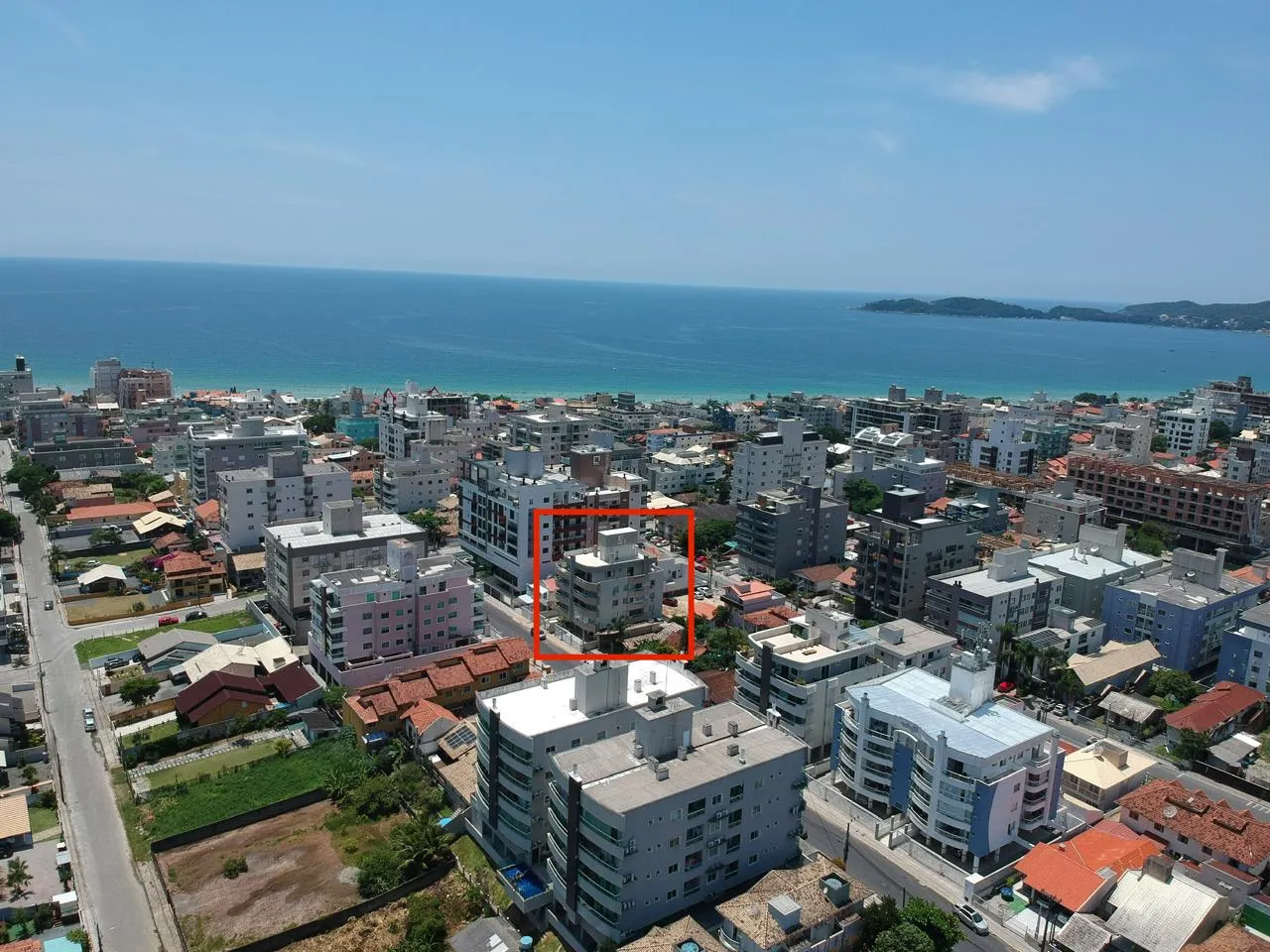 Linda Cobertura mobiliada, 2 quartos, sendo 1 suíte localizada em Bombas — foto 4