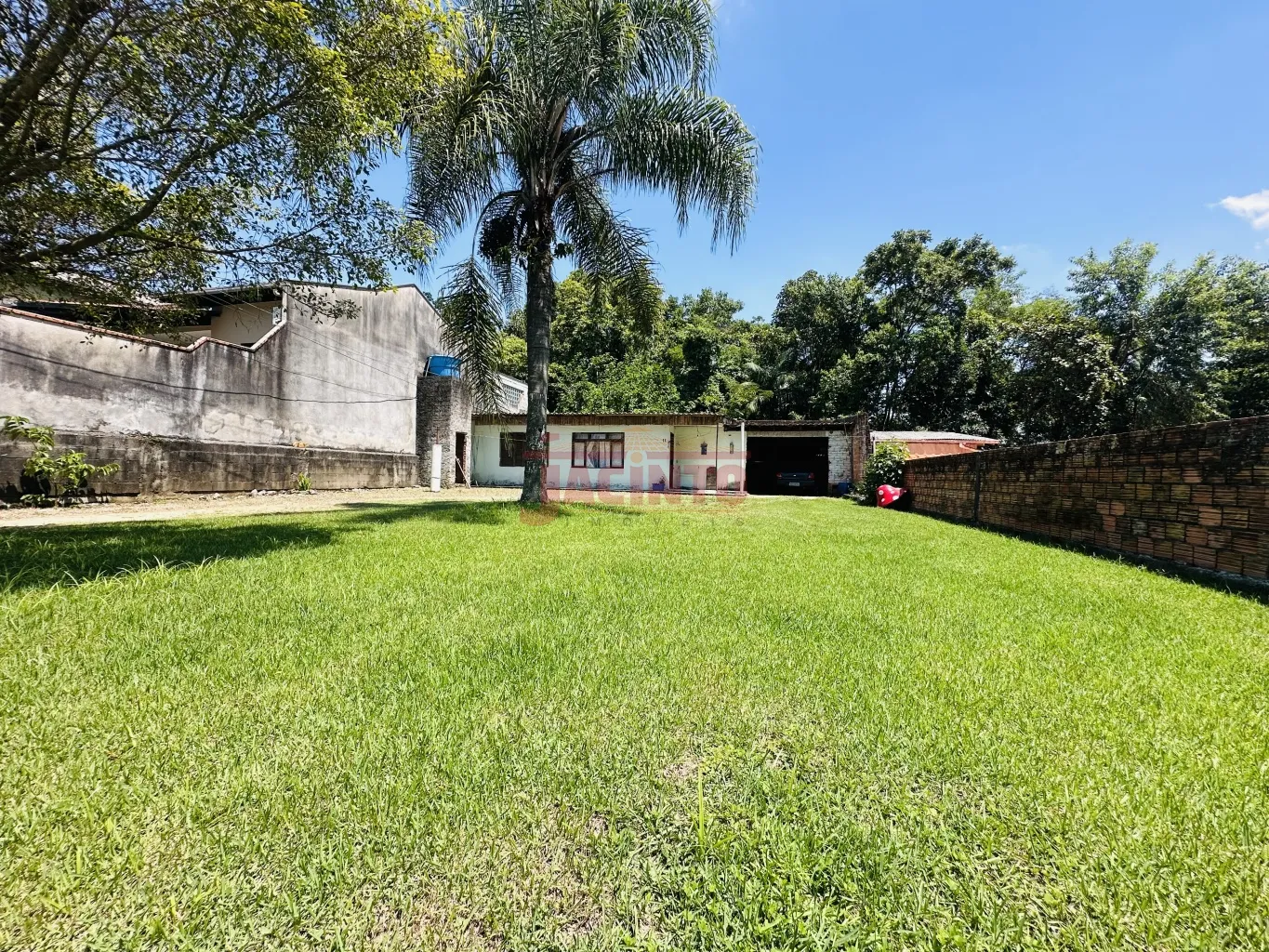 Terreno plano de 362m, com casa alvenaria com 3 quartos, no bairro Itoupavazinha. — foto 2