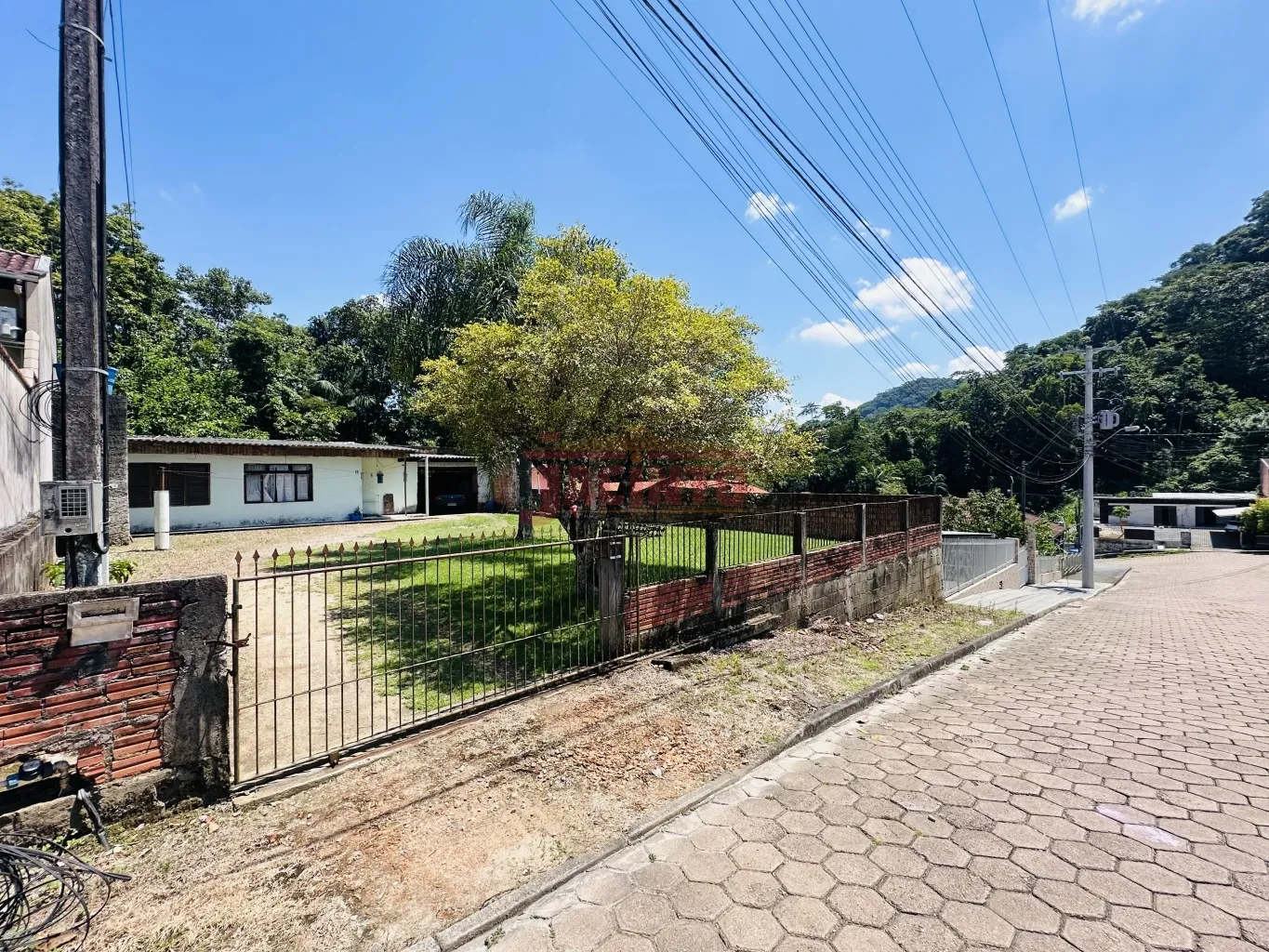 Terreno plano de 362m, com casa alvenaria com 3 quartos, no bairro Itoupavazinha. — foto 3