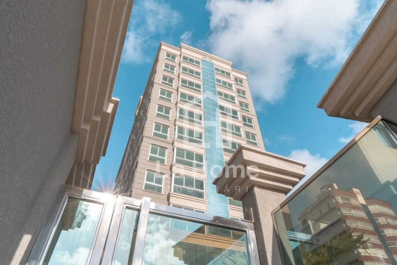 Apartamento alto padrão frente para o mar em Gravatá, Navegantes - Ocean Towers - foto 1